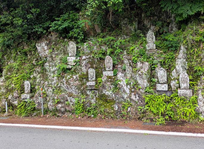 松下馬頭観音群