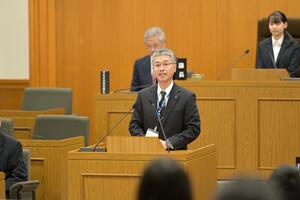 市長が話している写真